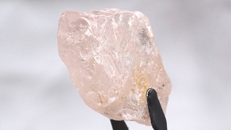 Afrika i drago kamenje: Pronađen redak ružičasti dijamant, najveće otkriće u poslednjih 300 godina